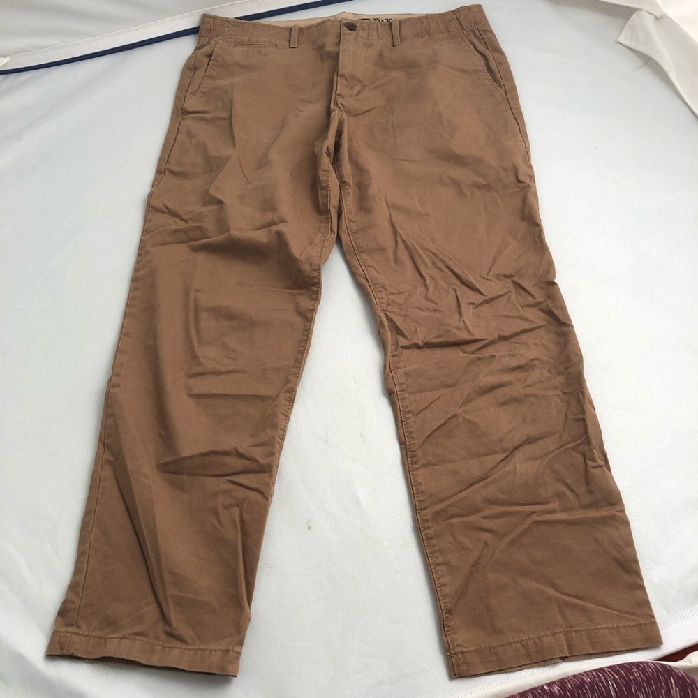 Gap straight fit tan khaki pants 35x30